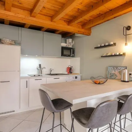 דירה Loft Avec Mezzanine Au Coeur Du 3eme, *