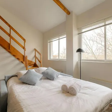 דירה Loft Avec Mezzanine Au Coeur Du 3eme, ליון