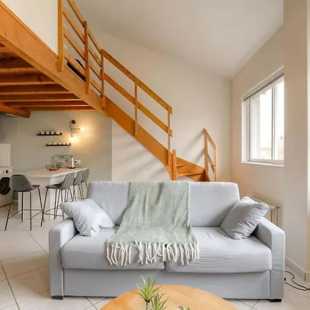 Loft Avec Mezzanine Au Coeur Du 3eme, דירה
