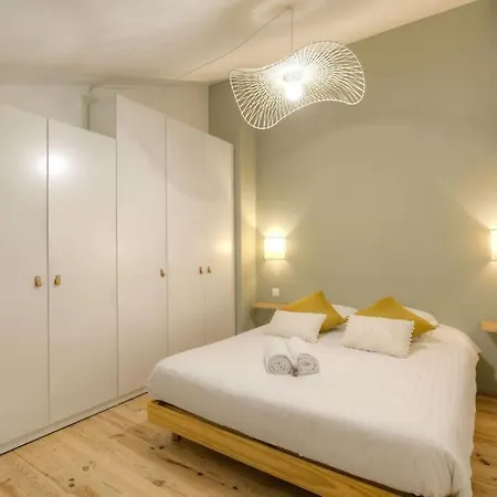 Loft Avec Mezzanine Au Coeur Du 3eme, דירה